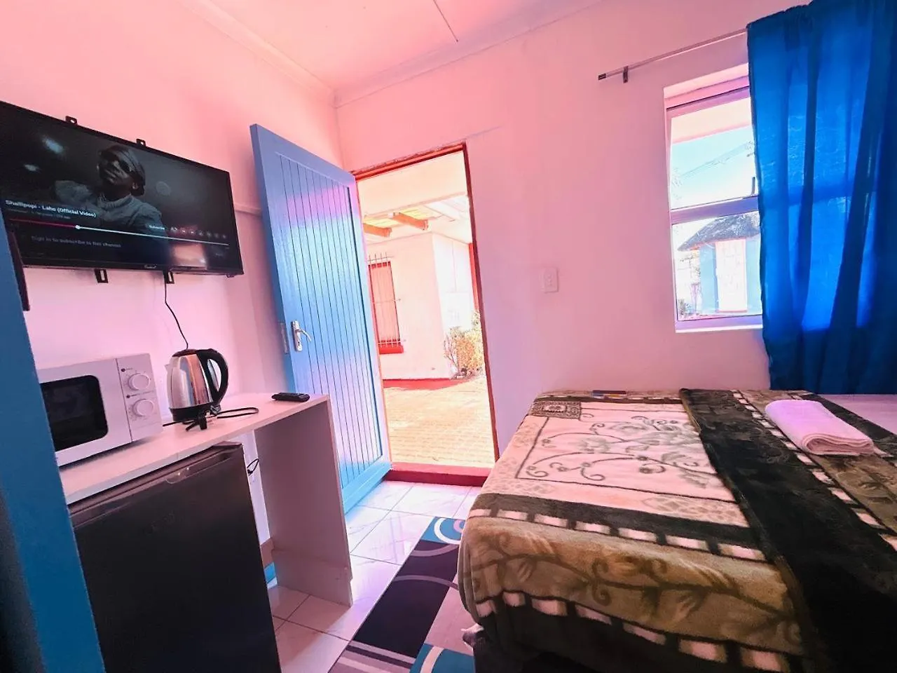 Guest house Executive Accommodation Bellville 2 Cape Town