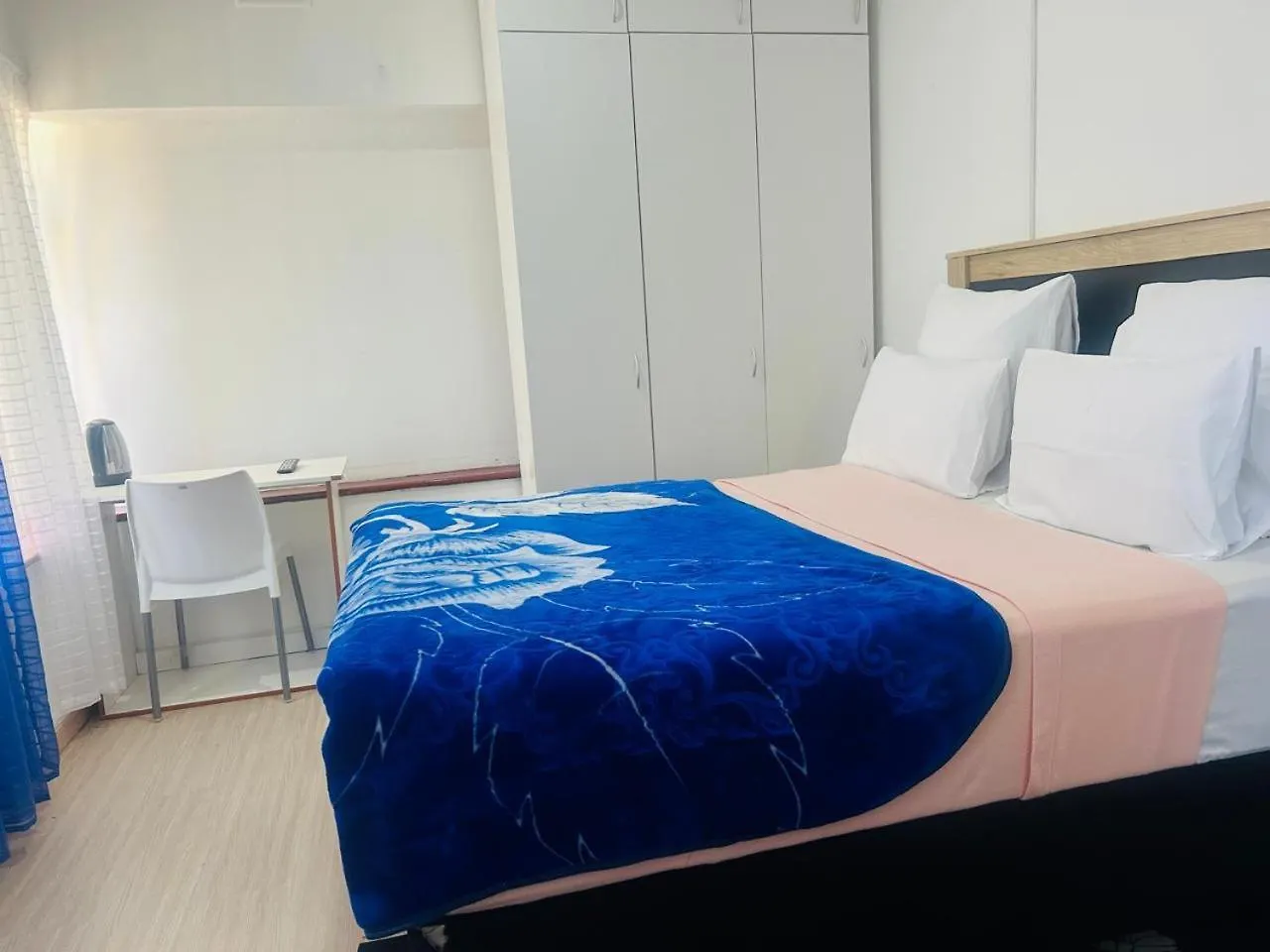 Πανσιόν Executive Accommodation Bellville 2 Κέιπ Τάουν